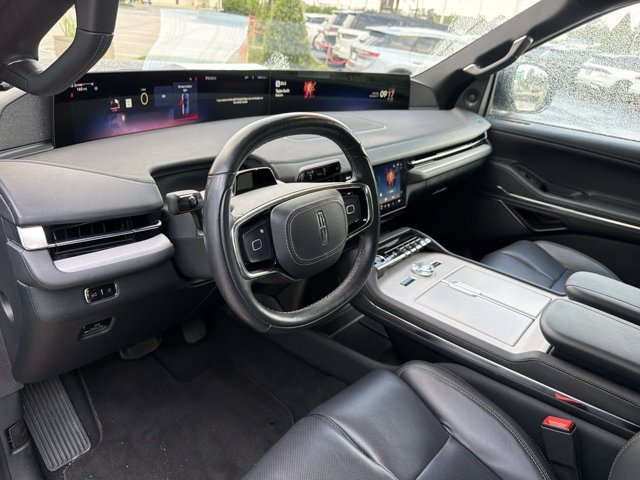 Certified 2025 Lincoln Navigator Reserve w/ Jet Appearance Package AWD/4WD image 14