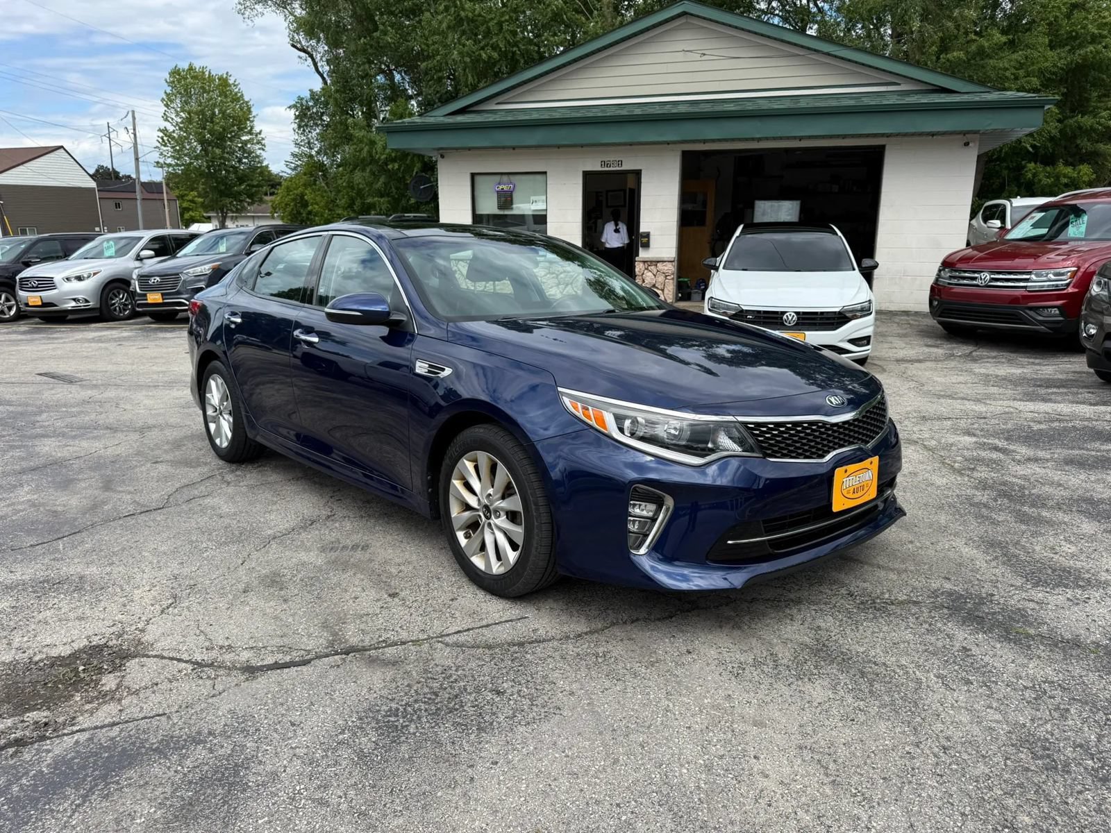 Used 2018 Kia Optima S w/ Panoramic Sunroof Package FWD image 7