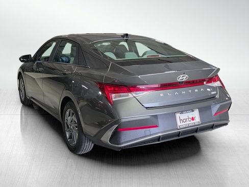 Certified 2024 Hyundai Elantra Blue image 5