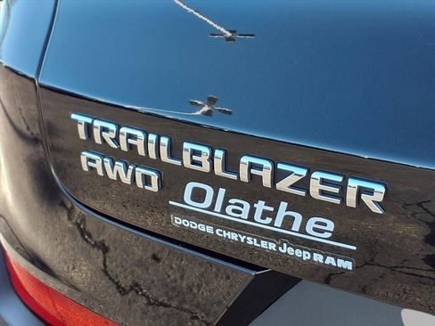 Used 2025 Chevrolet TrailBlazer LT w/ Driver Confidence Package image 19