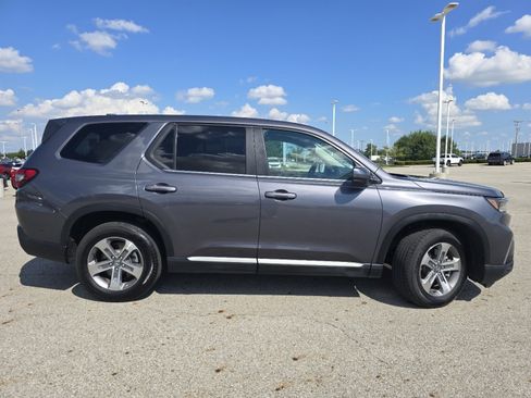 Used 2025 Honda Pilot EX-L image 17