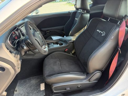 Used 2023 Dodge Challenger SRT Hellcat RWD image 4