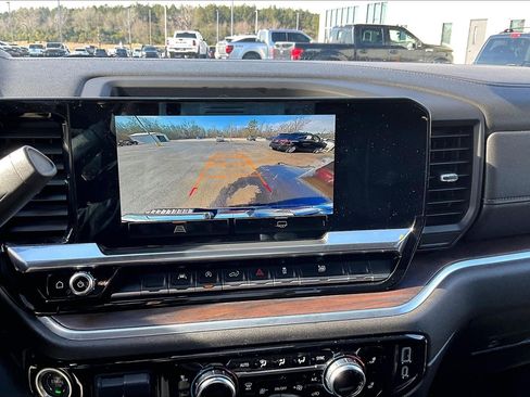 Used 2025 GMC Sierra 1500 SLT image 15