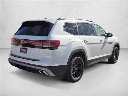 New 2026 Volkswagen Atlas Peak Edition AWD/4WD image 2