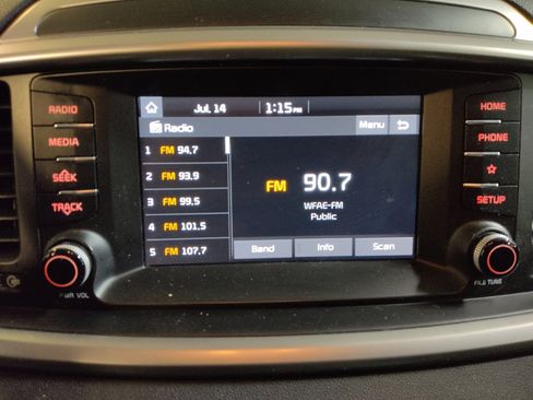 Used 2019 Kia Sorento L FWD image 25