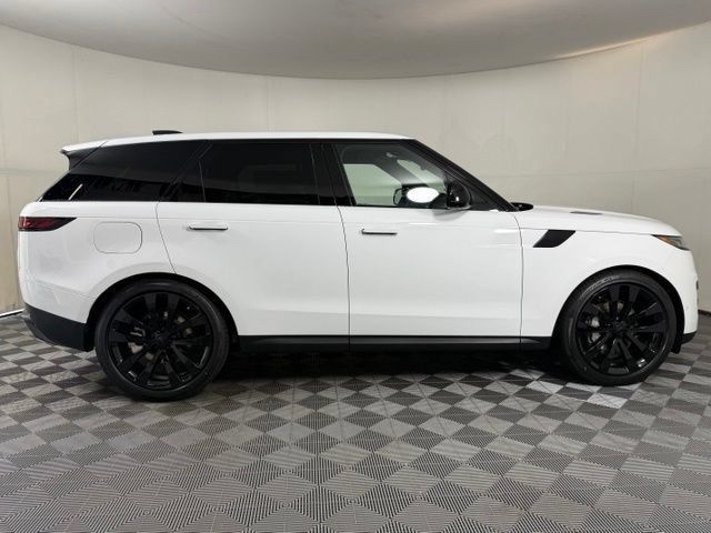 New 2026 Land Rover Range Rover Sport SE AWD/4WD image 7