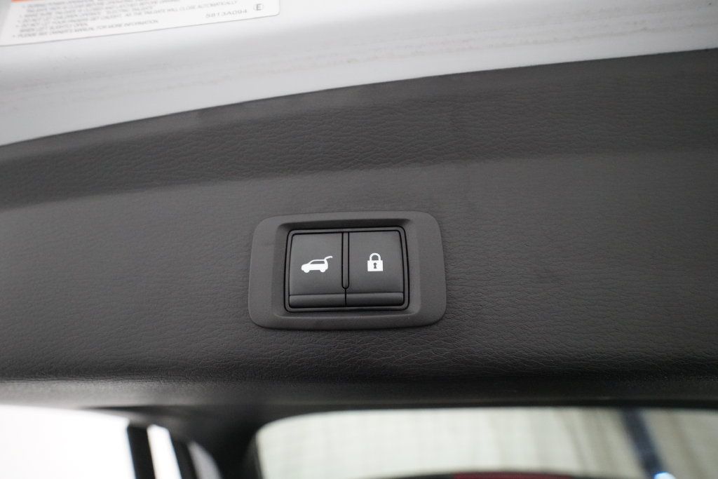 Used 2025 Mitsubishi Outlander AWD image 15