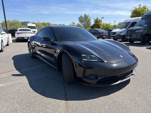 Used 2025 Porsche Taycan image 3