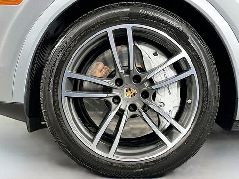 Used 2020 Porsche Cayenne Turbo AWD/4WD image 11