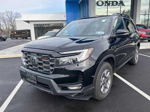 Certified 2023 Honda Passport TrailSport image 2