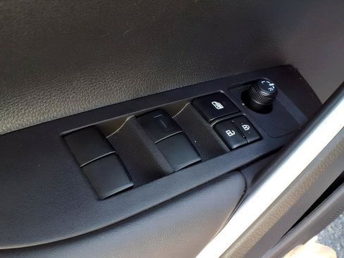 Used 2026 Toyota Corolla Cross AWD Hybrid w/ Moonroof Package image 17