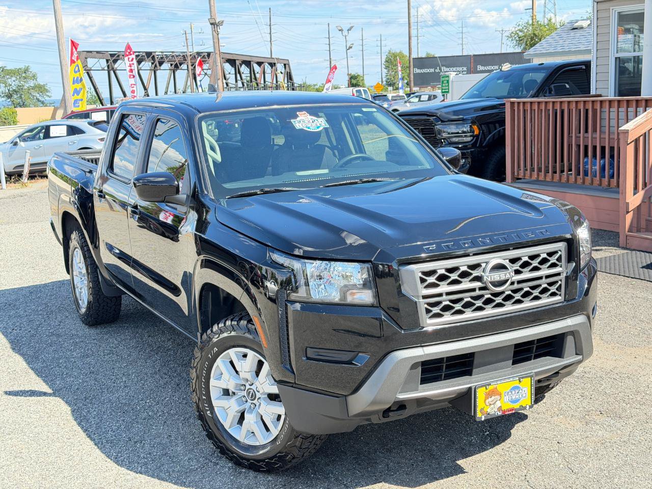 Used 2022 Nissan Frontier SV w/ Technology Package AWD/4WD image 2