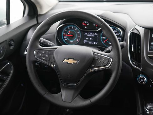 Used 2017 Chevrolet Cruze LT w/ Convenience Package FWD image 14