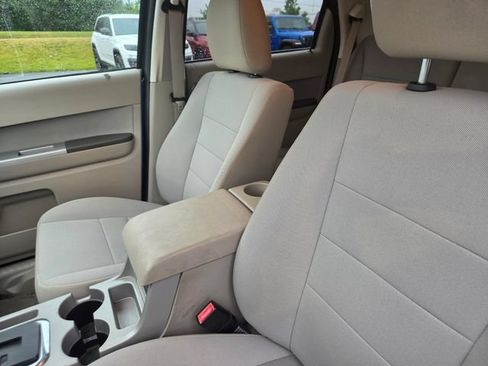 Used 2012 Ford Escape XLT FWD image 2