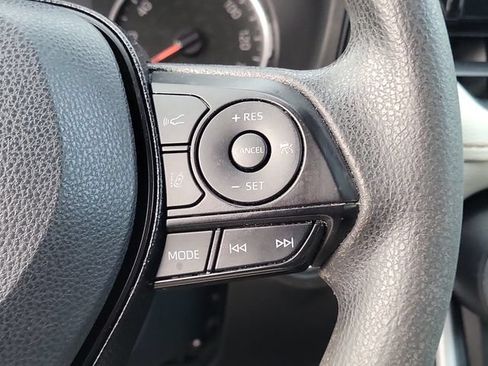 Used 2020 Toyota RAV4 XLE FWD image 21