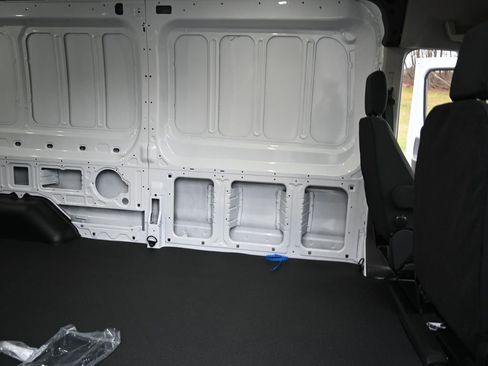 New 2026 Ford Transit 250 148 Medium Roof RWD image 36
