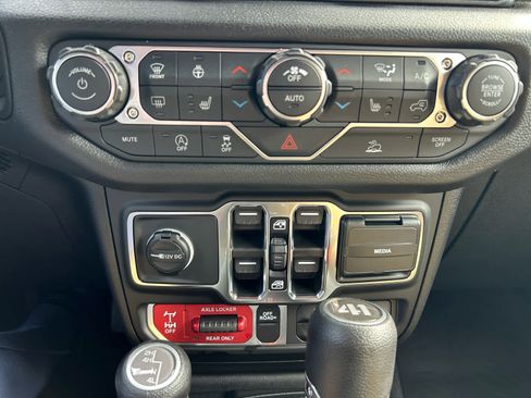 New 2026 Jeep Wrangler Unlimited Sport image 25