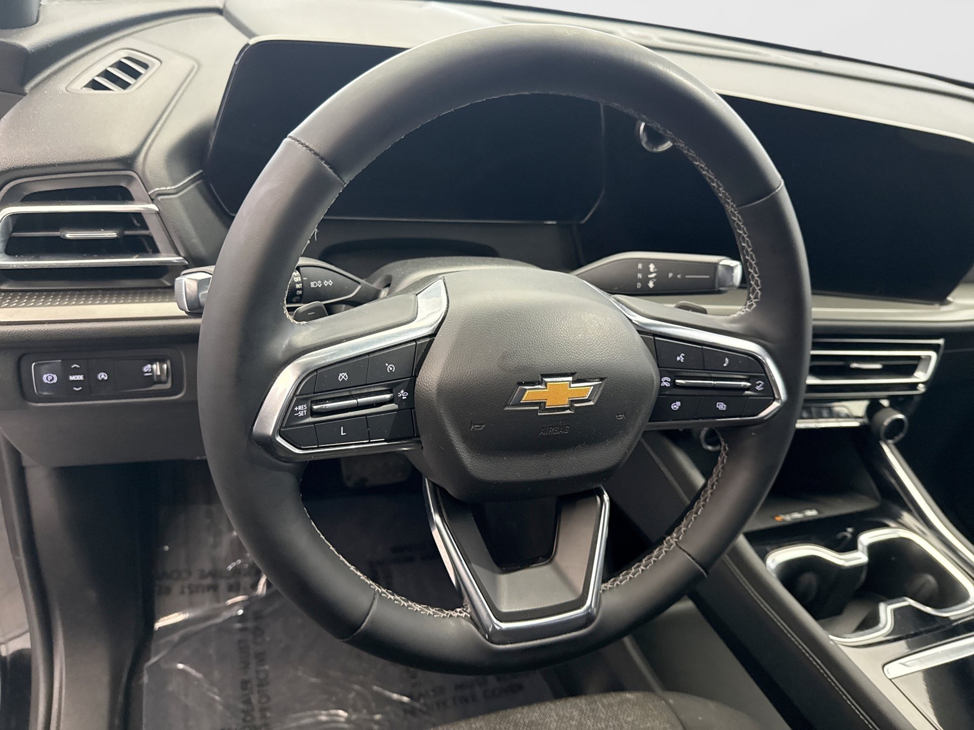 Used 2024 Chevrolet Traverse LT FWD image 12