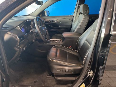 Used 2023 Chevrolet Traverse Premier image 11
