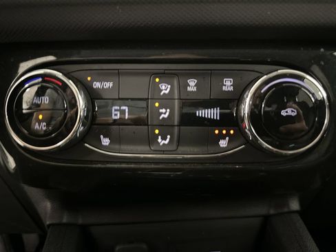 Used 2024 Chevrolet TrailBlazer LT w/ Convenience Package AWD/4WD image 34