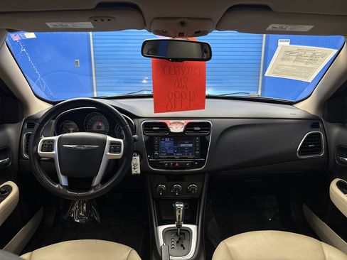 Used 2011 Chrysler 200 Limited FWD image 21