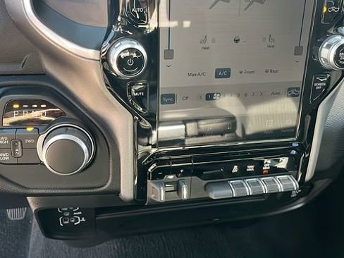 Used 2024 RAM 2500 Big Horn w/ Safety Group image 13