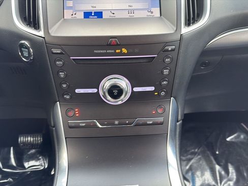 Used 2019 Ford Edge Titanium image 14