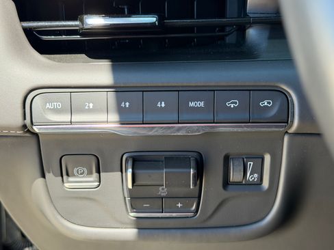 Certified 2022 Cadillac Escalade Premium Luxury Platinum w/ LPO, Radiant Package AWD/4WD image 23