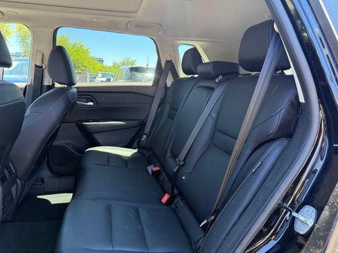 Used 2022 Nissan Rogue SL FWD image 9