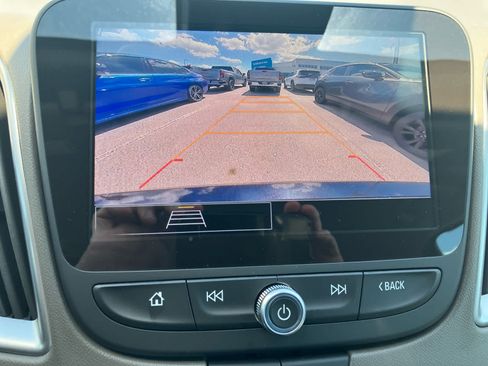 Used 2025 Chevrolet Malibu LT FWD image 21