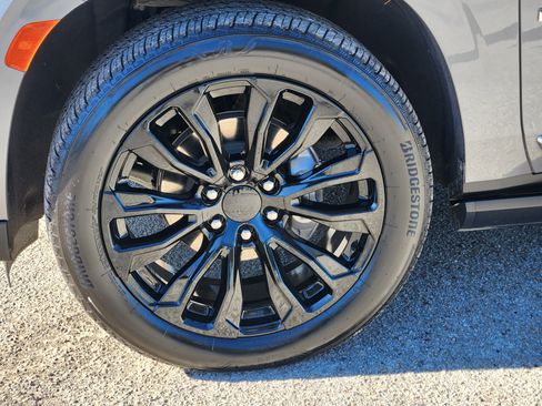 Certified 2022 GMC Yukon Denali image 12