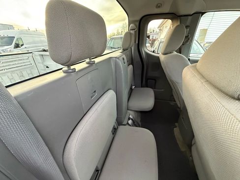 Used 2018 Nissan Frontier S image 32