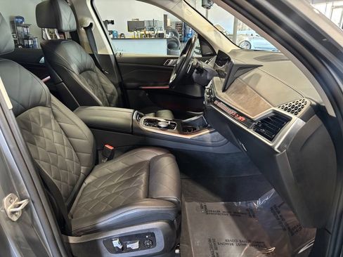 Used 2025 BMW X7 xDrive40i AWD/4WD image 20
