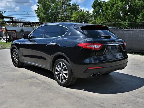 Used 2017 Maserati Levante AWD/4WD image 6