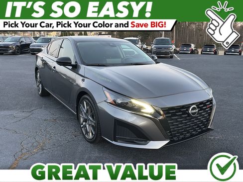 Used 2024 Nissan Altima 2.0 SR image 1