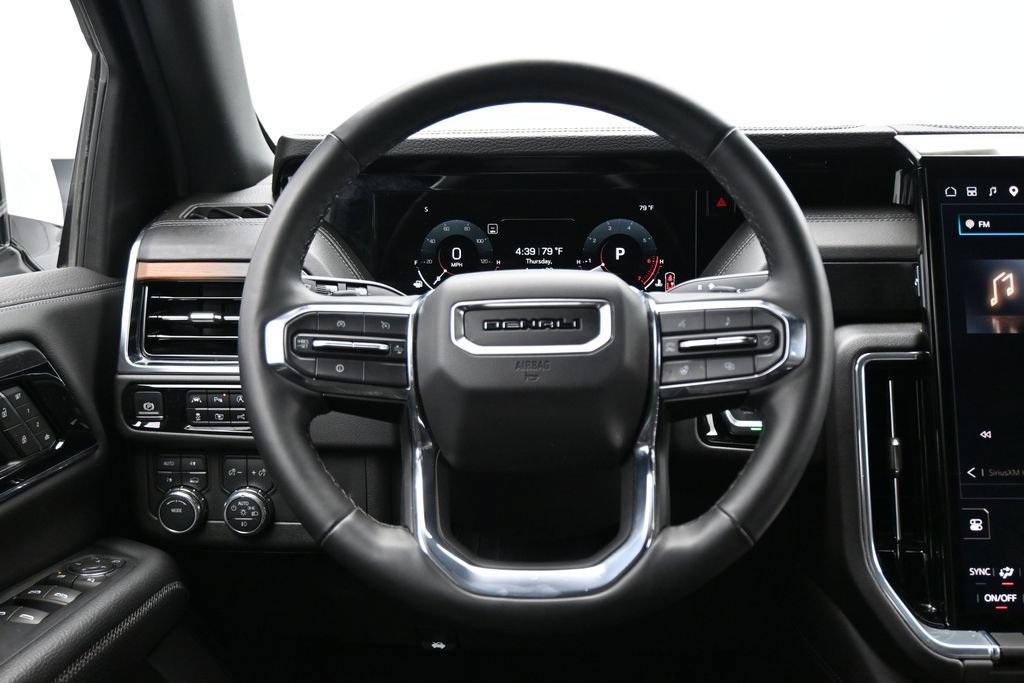 Used 2025 GMC Yukon Denali AWD/4WD image 16