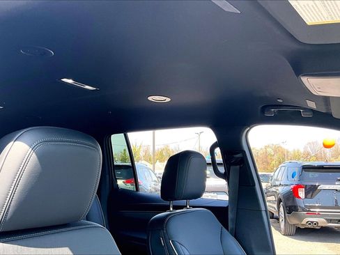 Used 2026 Buick Enclave Preferred image 22