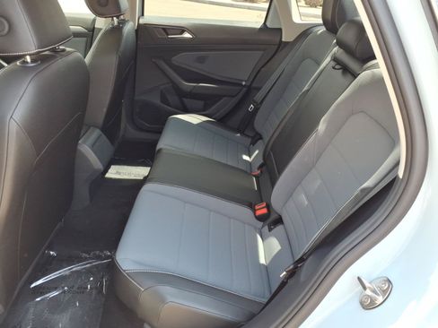 Certified 2026 Volkswagen Jetta SE w/ Black Wheel Package FWD image 24