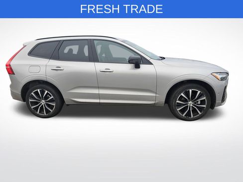 Used 2023 Volvo XC60 B5 Plus w/ Climate Package image 4
