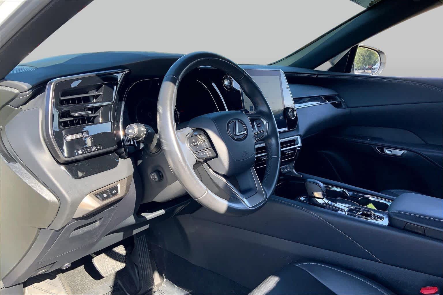 Used 2024 Lexus RX 350 FWD w/ Technology Package image 18