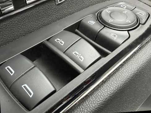 Used 2024 GMC Sierra 1500 AT4 w/ Technology Package AWD/4WD image 6