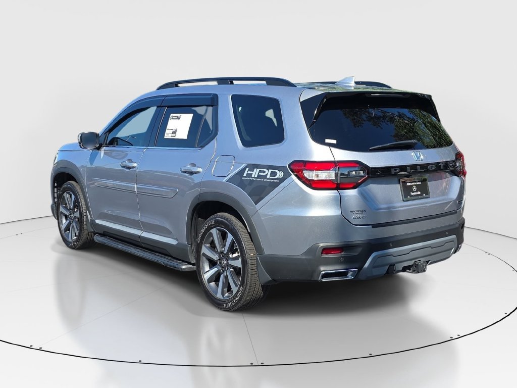 Used 2025 Honda Pilot Touring image 8