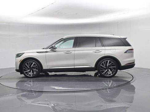 Used 2025 Lincoln Aviator Reserve w/ Equipment Group 201A AWD/4WD image 36
