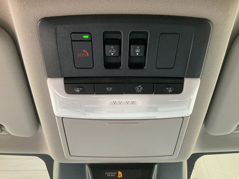 Used 2026 Nissan Rogue Platinum w/ Platinum Premium Package image 40