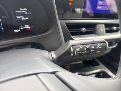 Used 2025 Lexus UX 300h AWD image 19