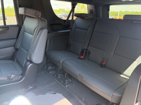 New 2026 GMC Yukon XL AT4 AWD/4WD image 17