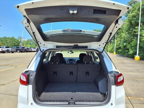 Used 2020 Chevrolet Equinox LS w/ LPO, Chrome Package AWD/4WD image 10
