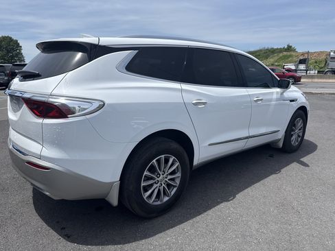 Used 2024 Buick Enclave Premium AWD/4WD image 3