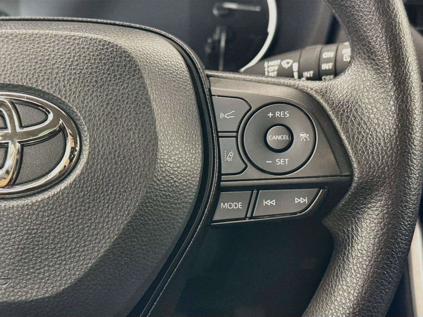 Certified 2025 Toyota RAV4 XLE AWD/4WD image 18