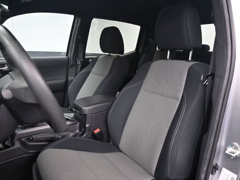 Certified 2021 Toyota Tacoma TRD Off-Road image 18